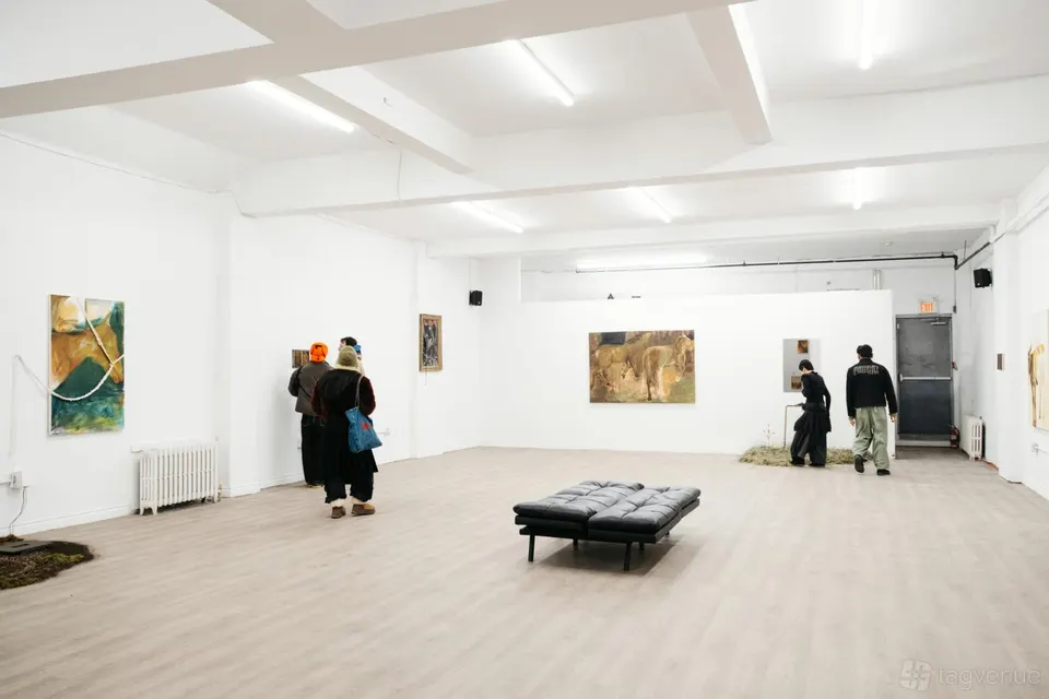 The open floor at MACEL: a wide, empty studio room with daylight along one wall.